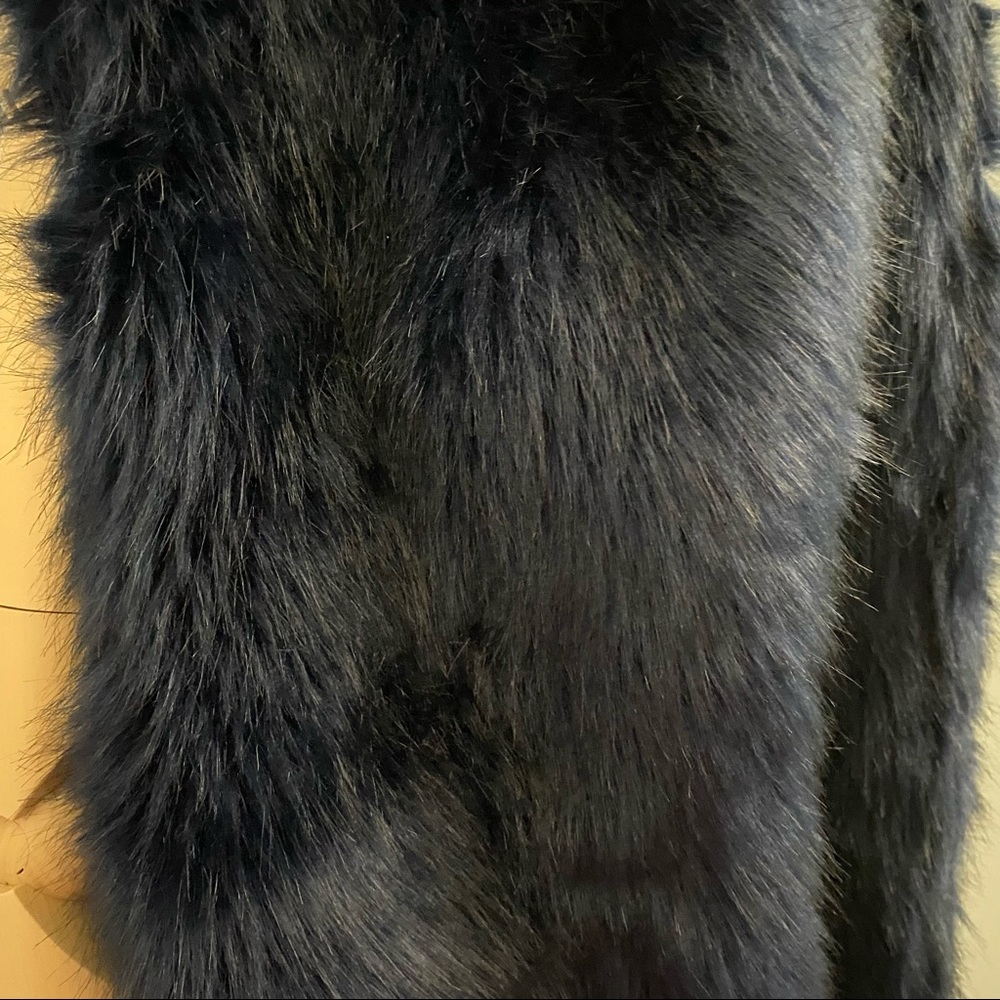 Honey Punch Dark Blue Faux Fur Vest Super Soft Size S/M - Picture 6 of 15